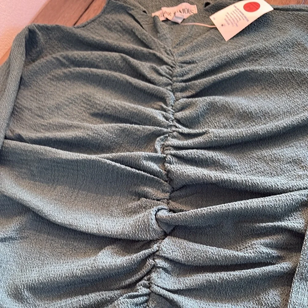 NWT [Almost Famous] Ruched Long-Sleeve Crewneck Blouse Top Women’s Plus 2X, 3X - Picture 8 of 9